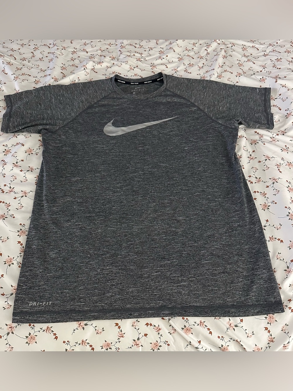 Nike Heathered Charcoal Grey Dri-FIT Short Tee UPF40+ Size M active gym